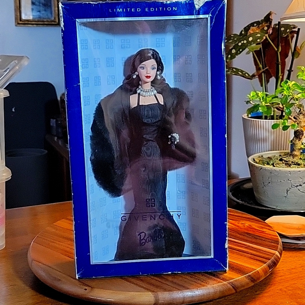 Givenchy Barbie 1999 NIB